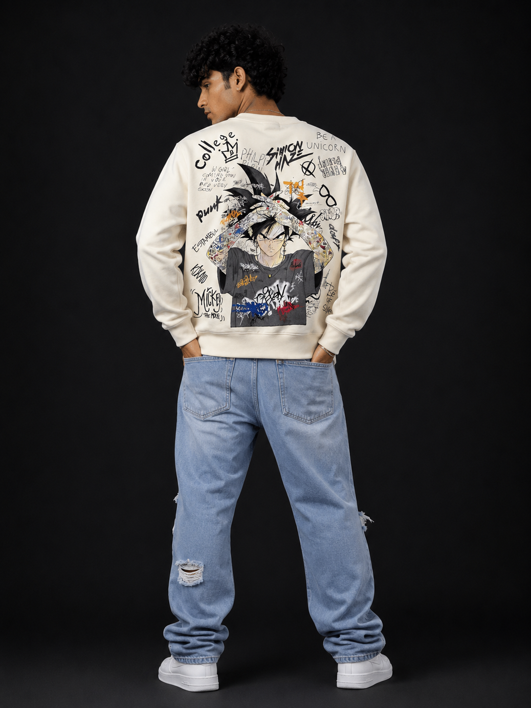 Shinon Haze Warm Cream Graphic Sweatshirt