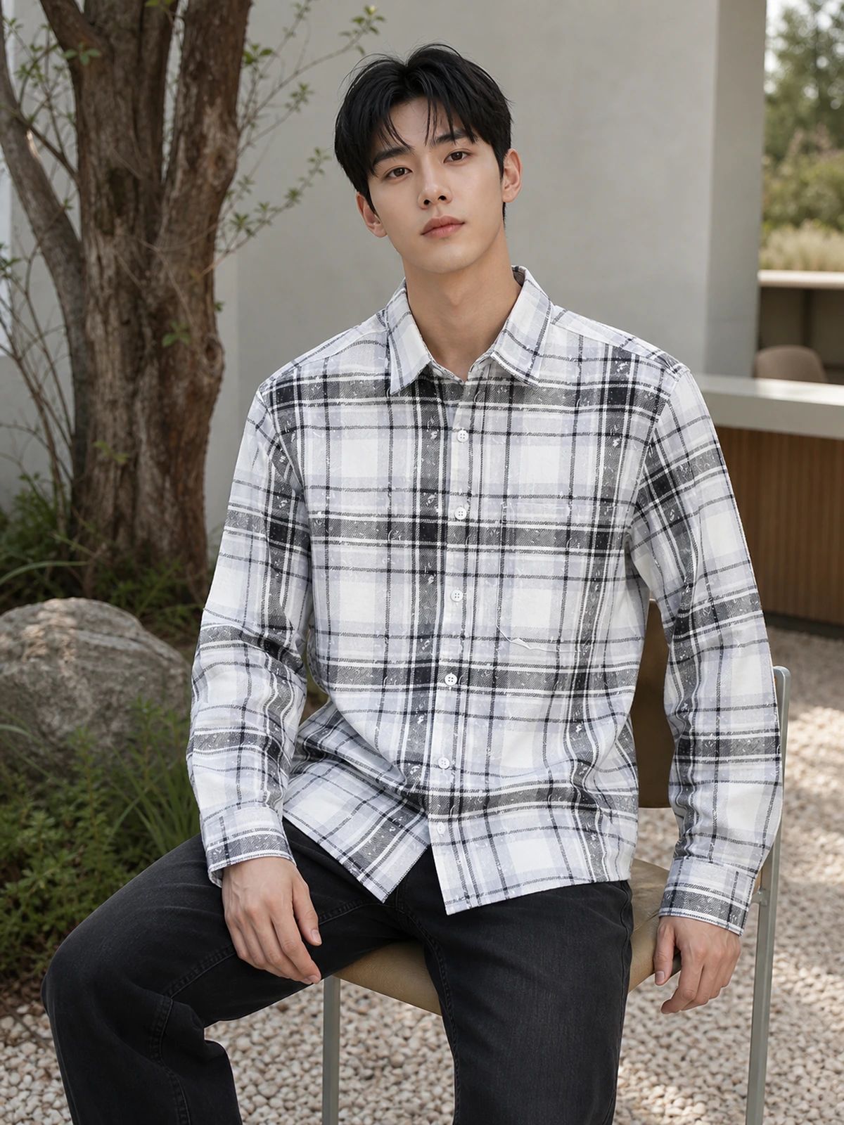 LFOUR37 White & Black Back-Graphic Check Shirt